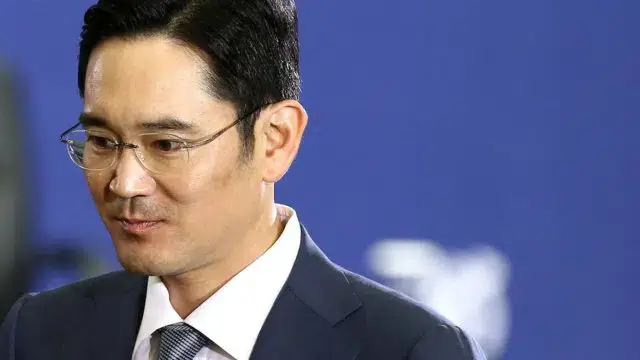 Herdeiro da Samsung é condenado a cinco anos de prisão