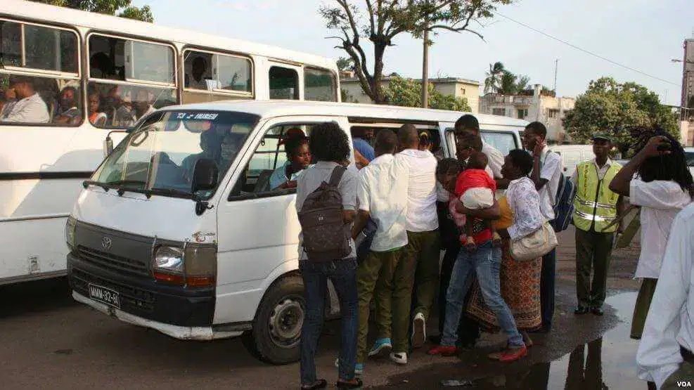 Transportadores de passageiros Matola-Maputo abandonam rota