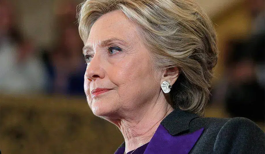 Clinton diz que ameaça de Trump sobre acordo nuclear com Irão é perigosa