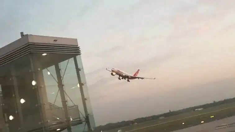 Pilotos suspensos por manobra que lançou o pânico