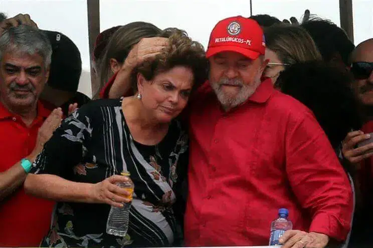 Lula diz que Dilma traiu eleitores com medidas fiscais