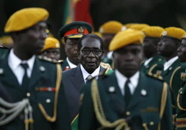 Exército do Zimbabwe anuncia detenção de Mugabe