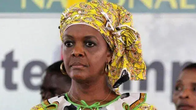 Primeira-dama do Zimbábue teria fugido para a Namíbia após acção de militares