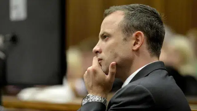 Oscar Pistorius ferido após rixa na prisão