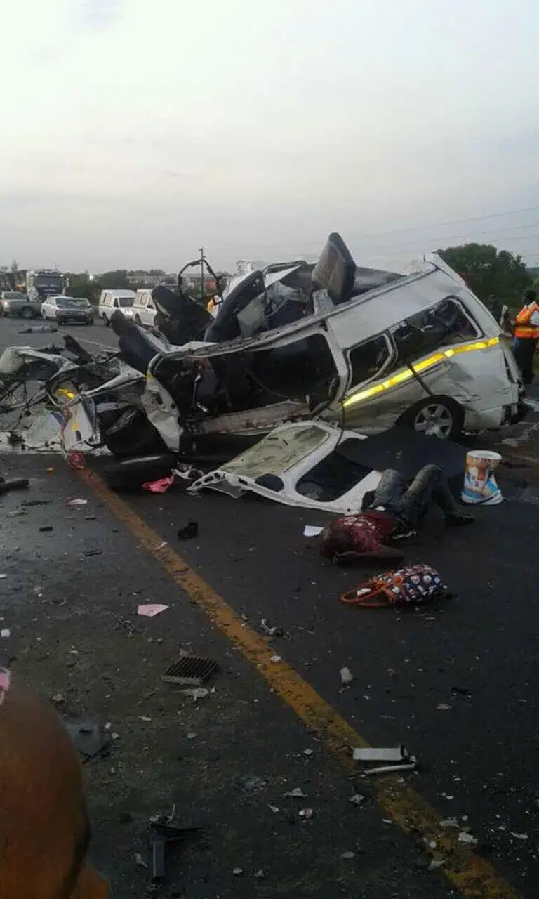 6 mortes confirmadas em grave acidente na EN4