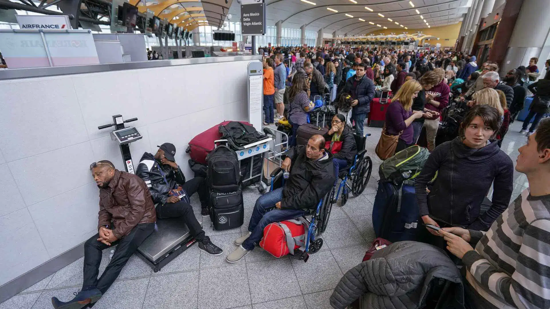 Mil voos cancelados no aeroporto devido a falha de energia na Atlanta