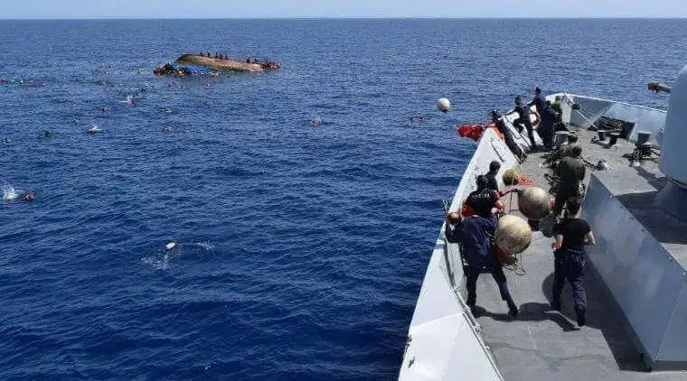 Naufrágio na Líbia mata 50 e deixa mais de 90 desaparecidos