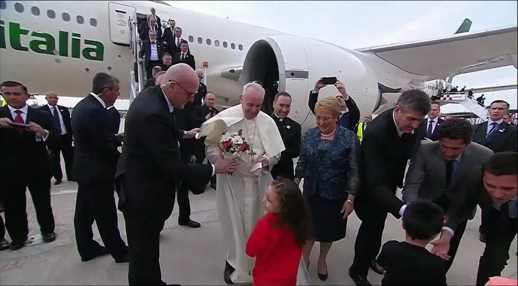 Mais de três igrejas atacadas no Chile após chegada do Papa