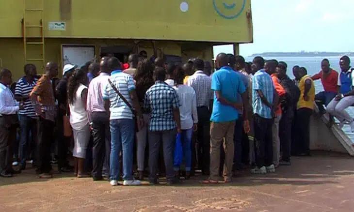 Paralisada embarcação na travessia Maputo-Ka Tembe