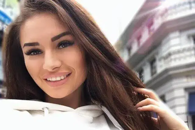 Modelo é presa após pular do 6º andar de hotel para fugir de estupro