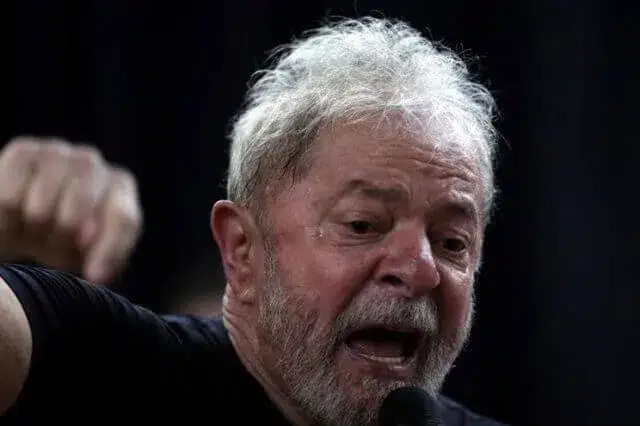 Lula diz que a democracia no Brasil não é a regra, mas a exceção