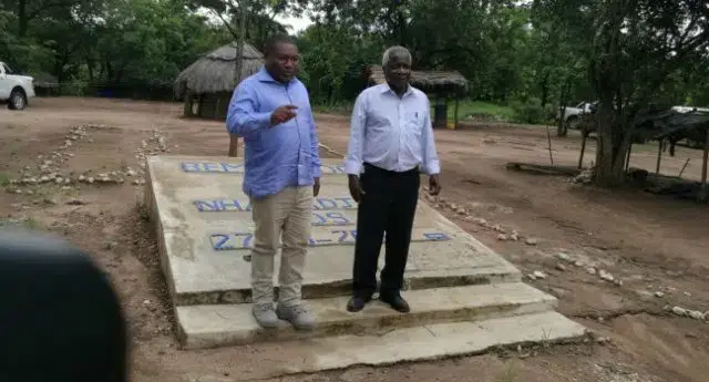 Nyusi diz que tentou transferir Dhlakama para fora do país