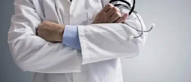 Finge ser médico para abusar sexualmente de grávida