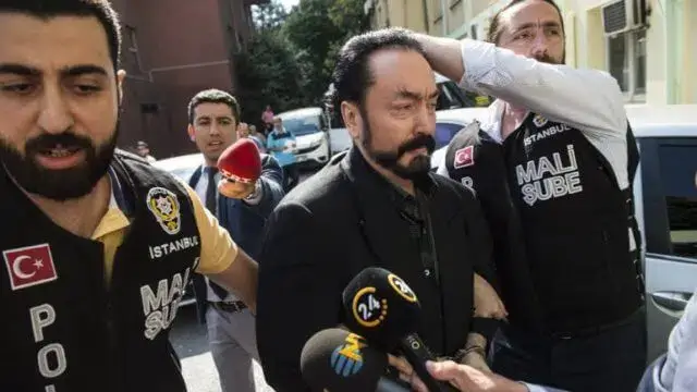 Líder criacionista detido por abusos sexuais