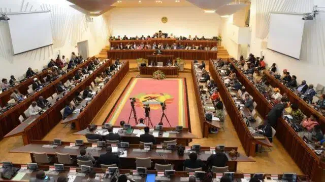 Parlamento moçambicano inicia debate da revisão da lei eleitoral