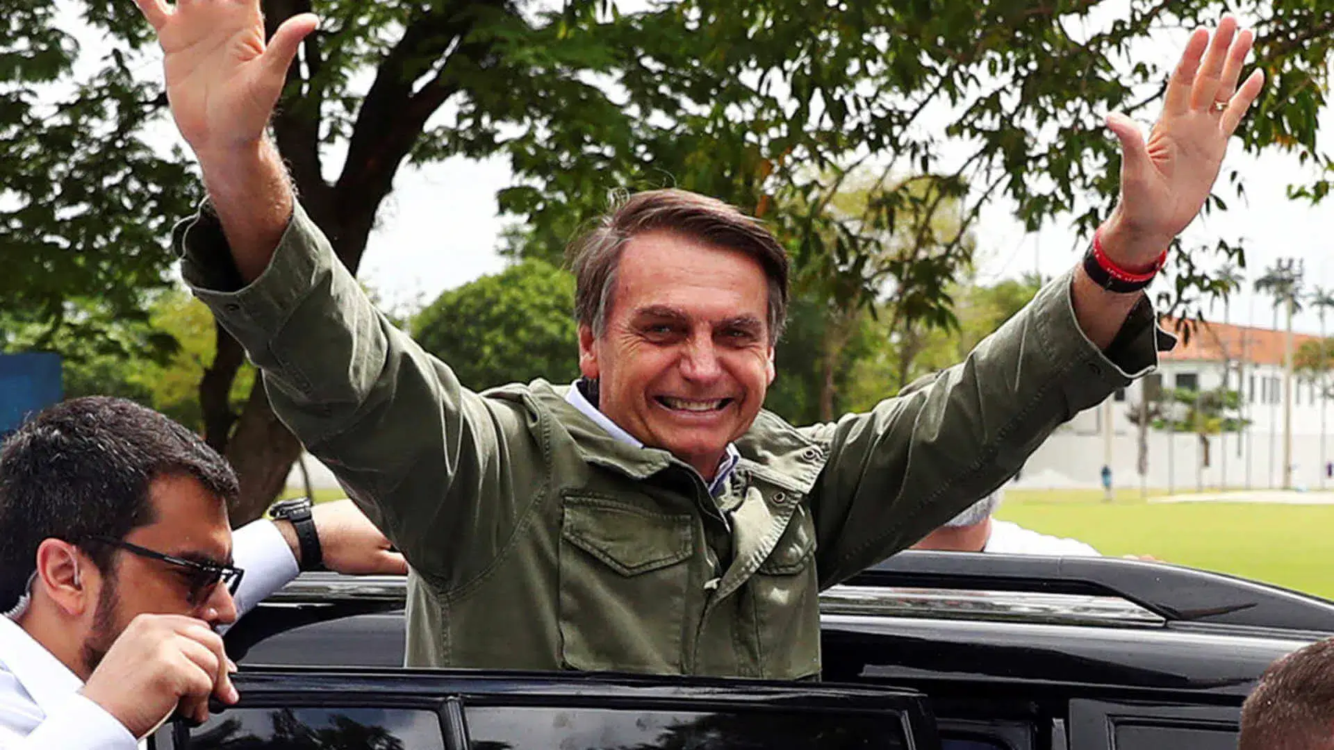 Bolsonaro abre caminho a acesso mais facilitado a armas