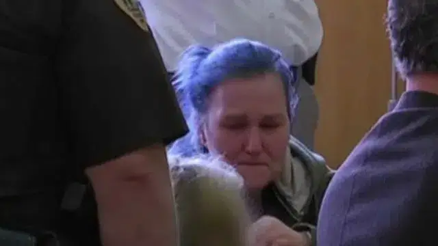 Menina de 10 anos julgada por homicídio de bebé de seis meses