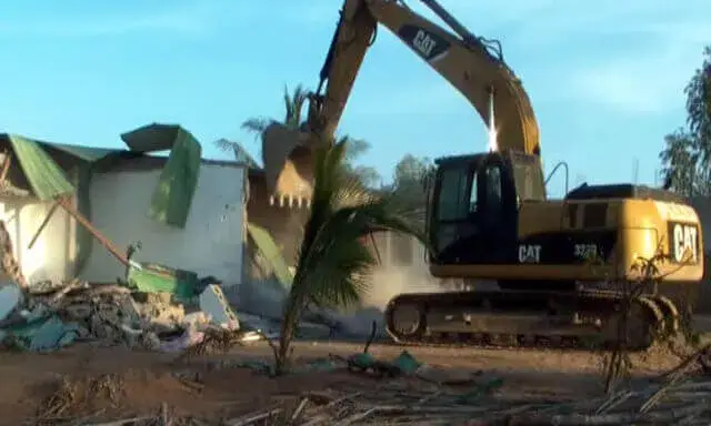 Conflito de terra termina com demolição de casas em Pemba