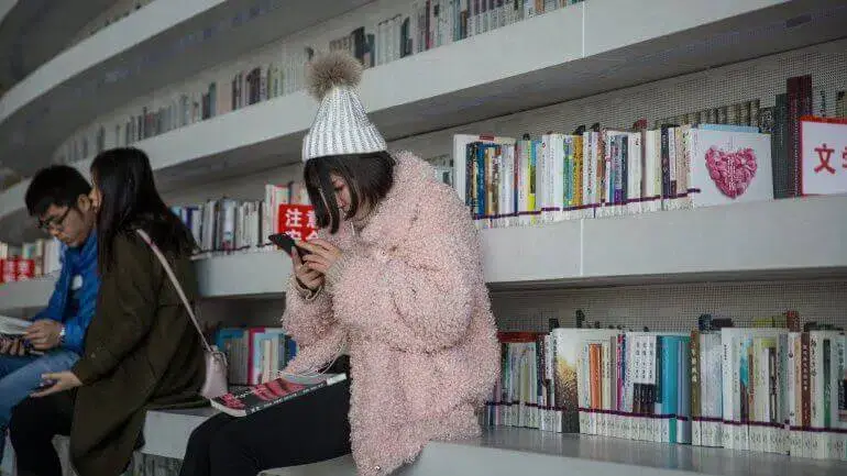 Escritora de romance erótico homossexual condenada a mais de 10 anos de prisão na China