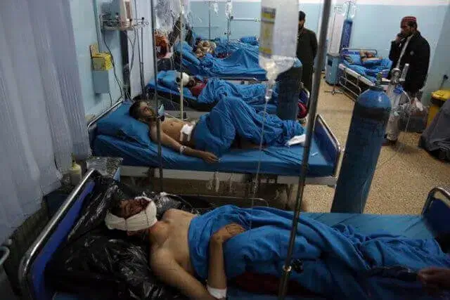 Explosão deixa dezenas de mortos e feridos no Afeganistão