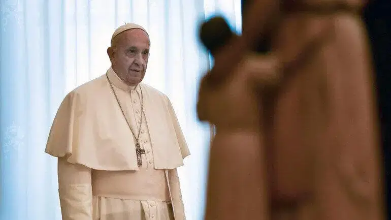 Papa critica Maduro por não cumprir acordos