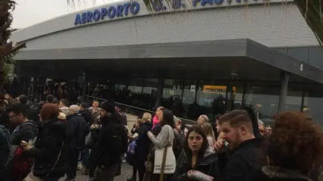 Aeroporto de Roma evacuado e encerrado devido a incêndio