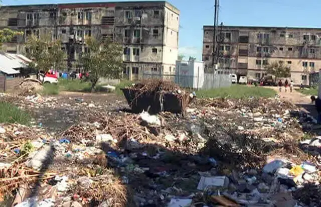 Enchente de lixo na cidade de Quelimane torna iminente eclosão da cólera