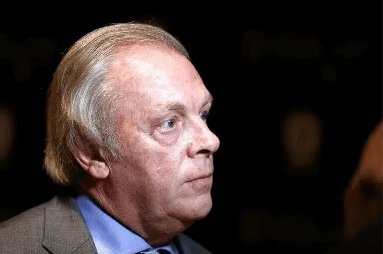 Presidente da Associação de Futebolistas ingleses demite-se após 38 anos no cargo