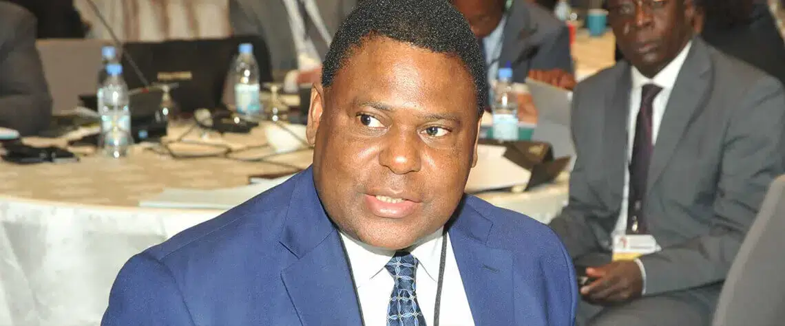 Antigo governador do Banco de Moçambique constituído arguido