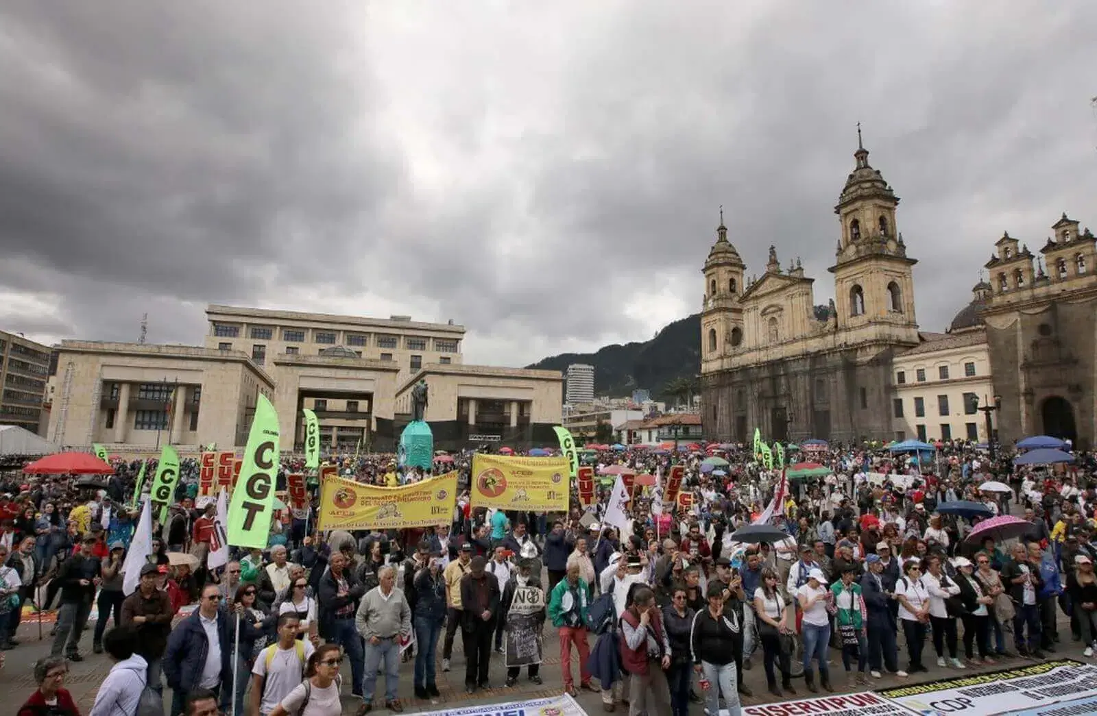 Protesto contra governo de Iván Duque reúne milhares na Colômbia