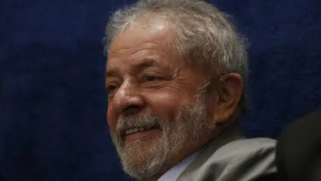 Papa Francisco envia carta a Lula da Silva e pede-lhe que não desanime