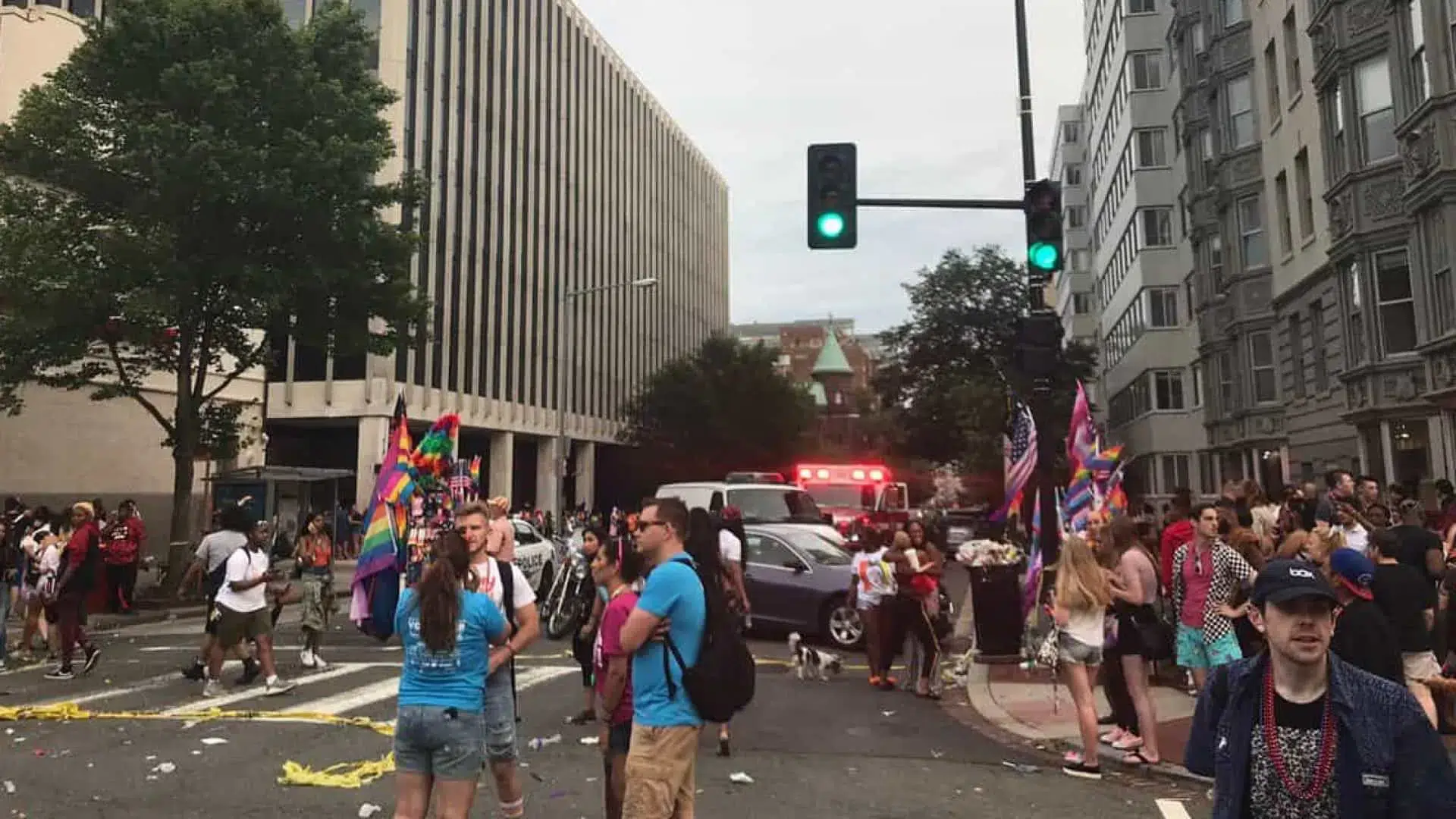 Feridos e pânico em marcha LGBTI após multidão pensar ter ouvido tiros