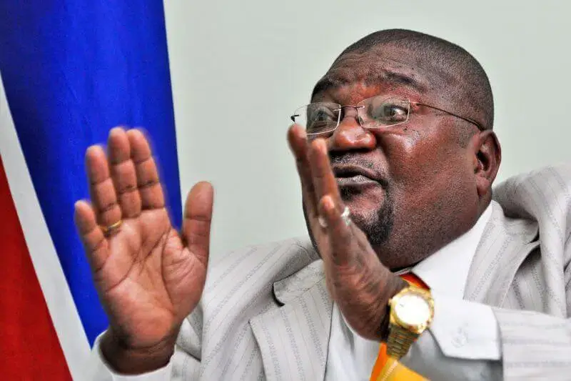 Renamo diz que Ossufo Momade mantém controlo da ala militar