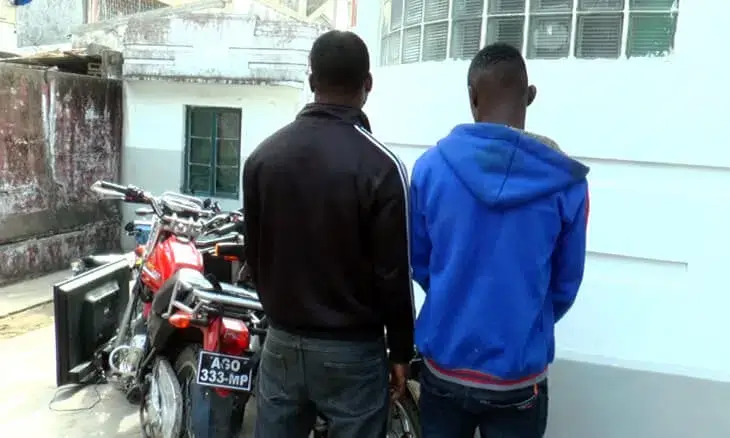 Jovens detidos por violar quatro mulheres na Beira