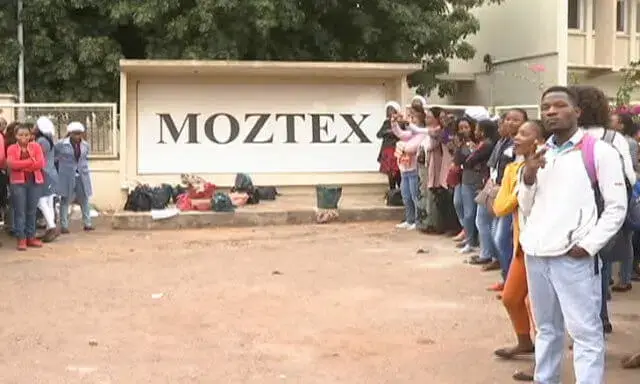 Trabalhadores da MOZTEX de “costas voltadas” com o patronato