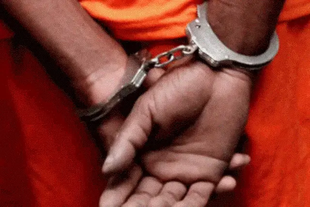 Cidadão detido na posse de medicamentos