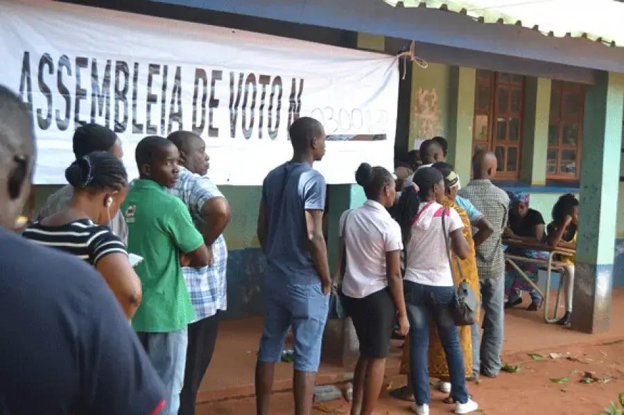 Observadores relatam dez tentativas de fraude com boletins de voto extra