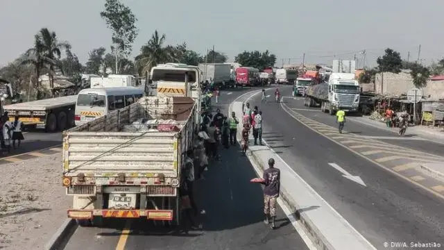 Motoristas protestam contra ataques no centro de Moçambique