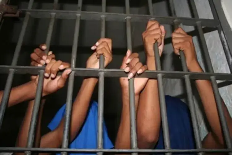 Reclusos da BO em greve de fome