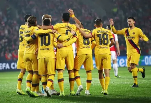 Barcelona vence Atlético e regressa ao comando da La Liga