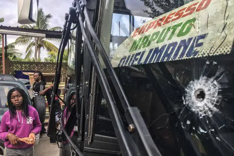 Novo ataque armado a autocarro provoca um morto no centro de Moçambique