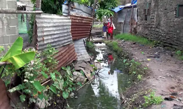 Beira Dezenas de casas estão inundadas no bairro do Vaz