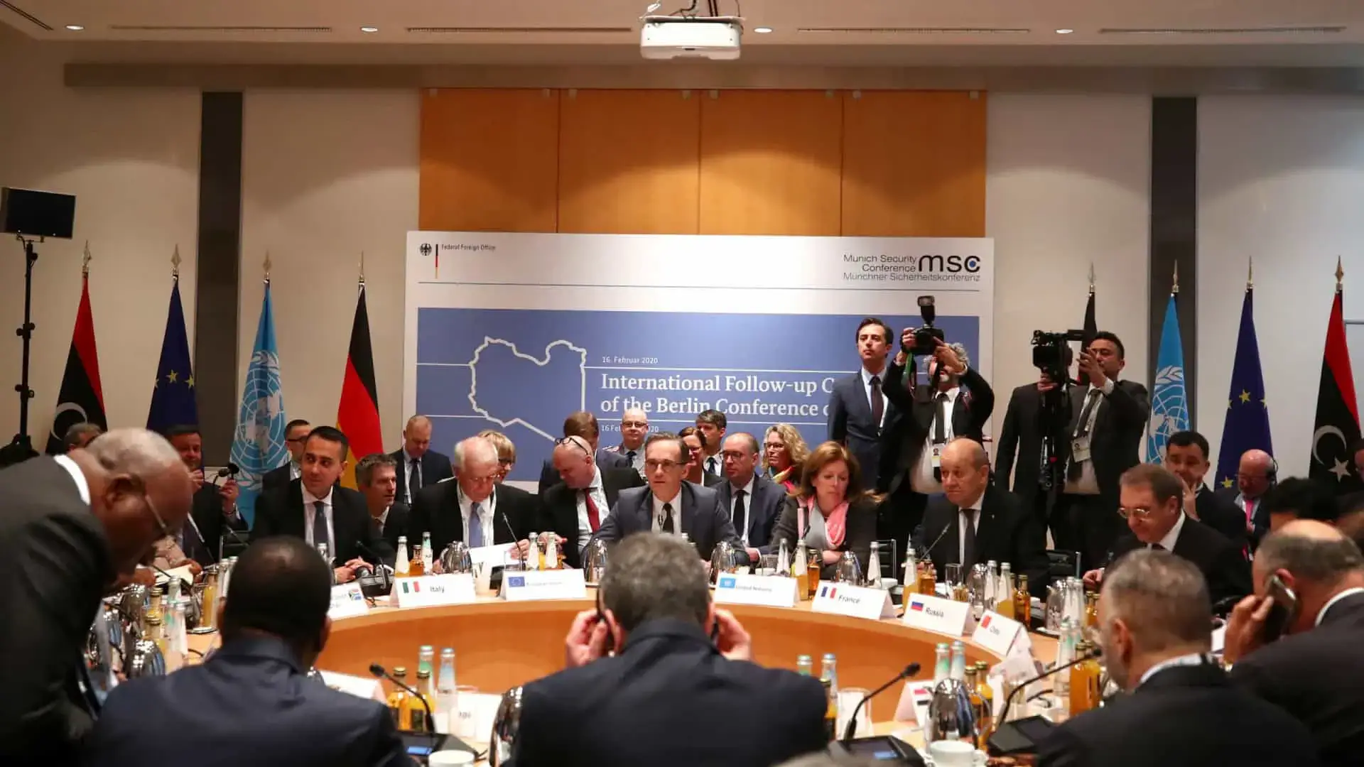 Munique- Participantes de conferência comprometem-se com embargo de armas