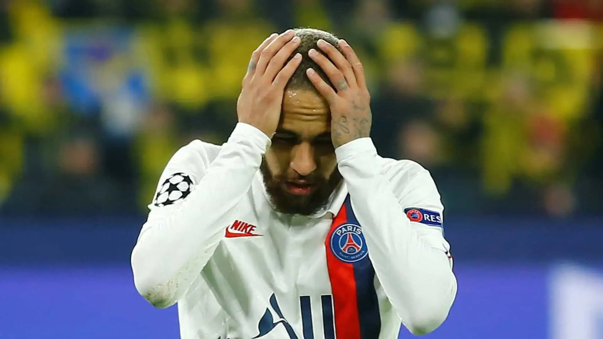 Ambiente 'escalda' no PSG L'Équipe revela que Neymar recusou treinar