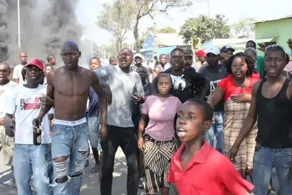 “Informais” provocam tumultos na baixa da cidade de Maputo