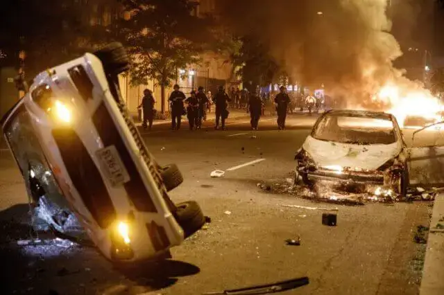 EUA Washington a ferro e fogo