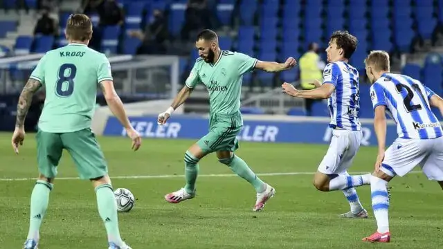 Real Madrid aproveita escorregadela do Barça e salta para a liderança