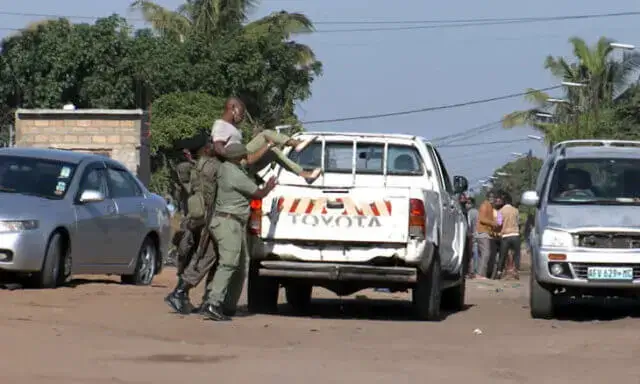 PRM e Polícia Municipal detém vendedores informais do Zimpeto