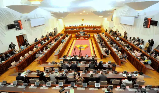Parlamento aprova balanço do PR sobre estado de emergência