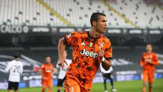 Cristiano Ronaldo regressa imparável ao relvado após luta contra a Covid-19